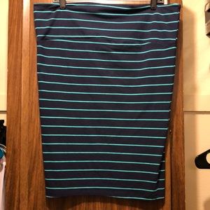 Plus size stretch pencil skirt